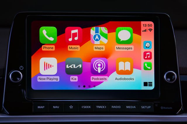 Draadloze Apple CarPlay op het autoscherm