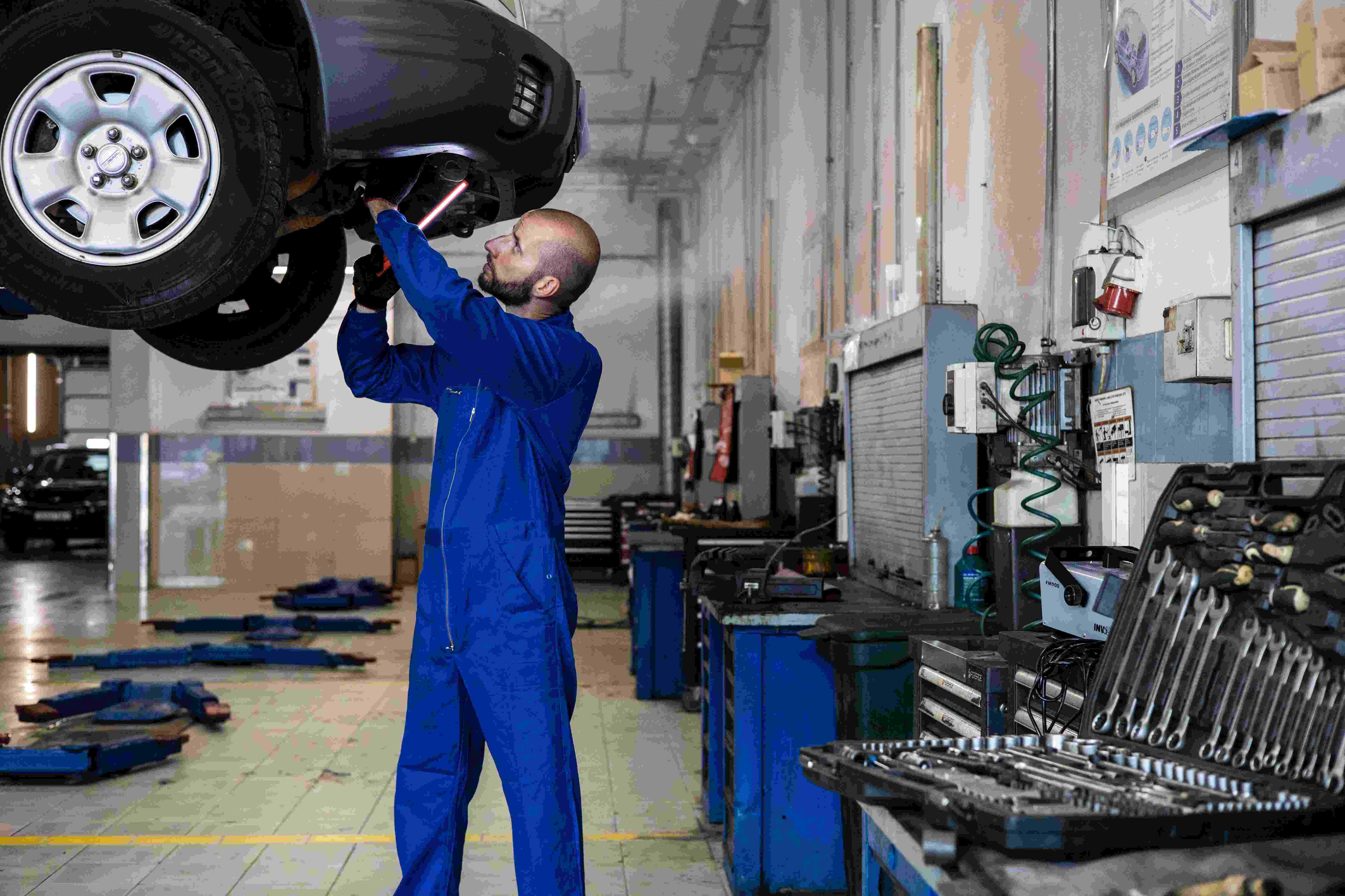 Onderhoud in een normale garage Onderhoud in een normale garage