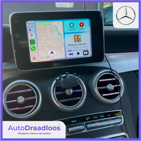Apple CarPlay op het originele scherm van een C-Klasse