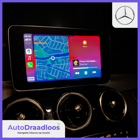 Apple CarPlay op het originele scherm van een C-Klasse