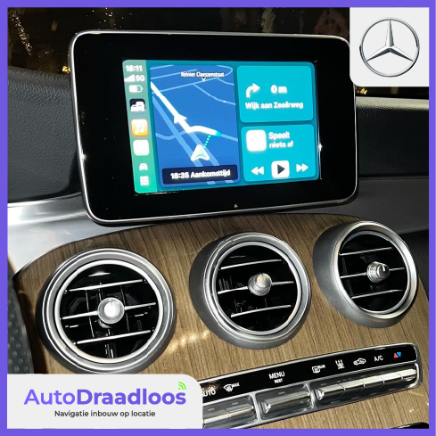 Apple CarPlay op het originele scherm van een C-Klasse
