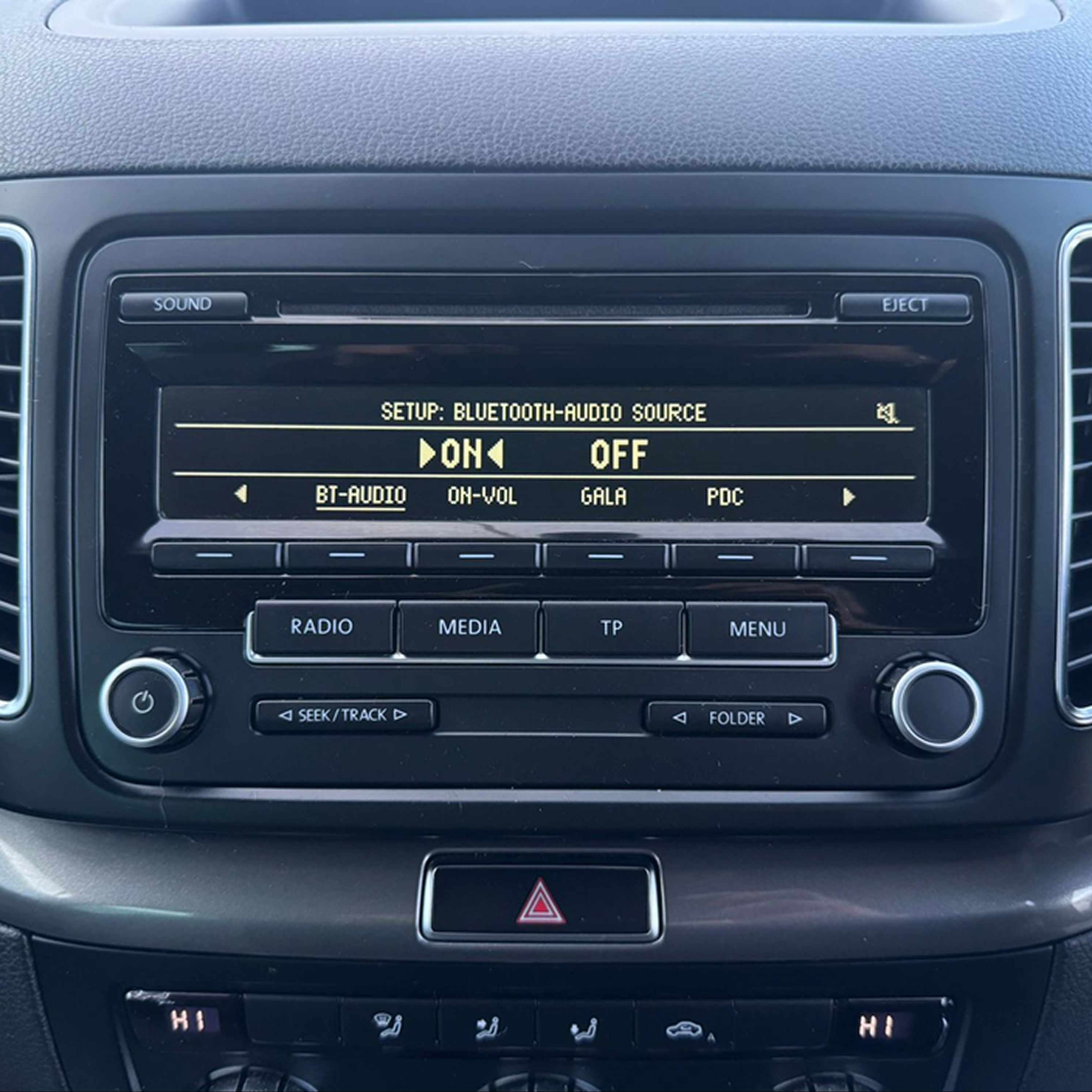 Origineel scherm zonder CarPlay in een Seat
