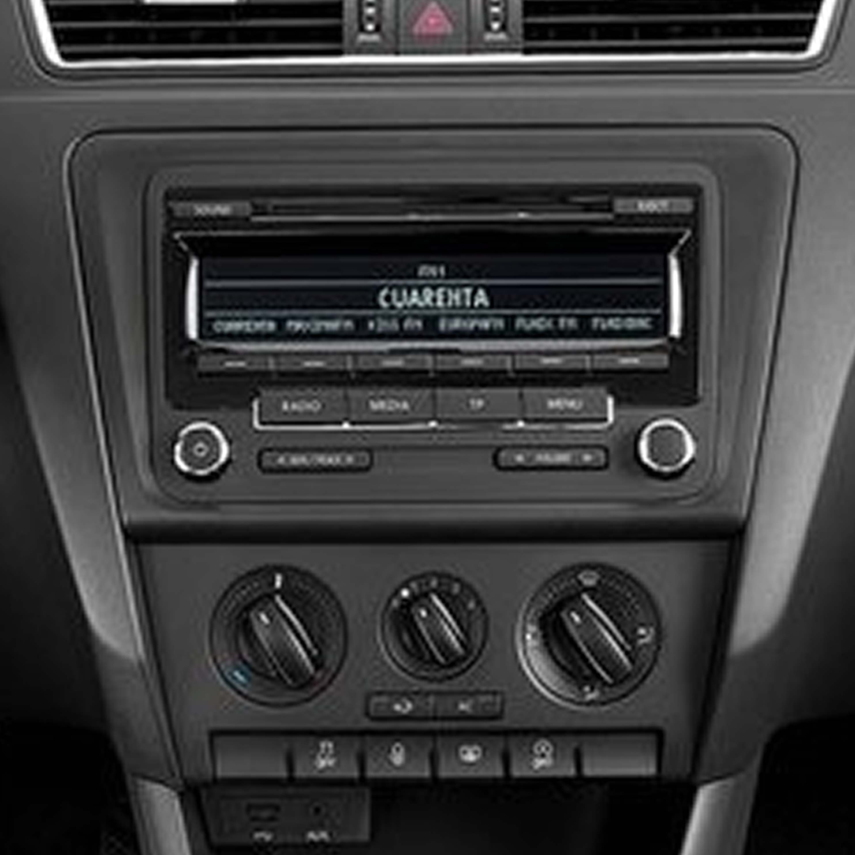 Origineel scherm zonder CarPlay in een Seat