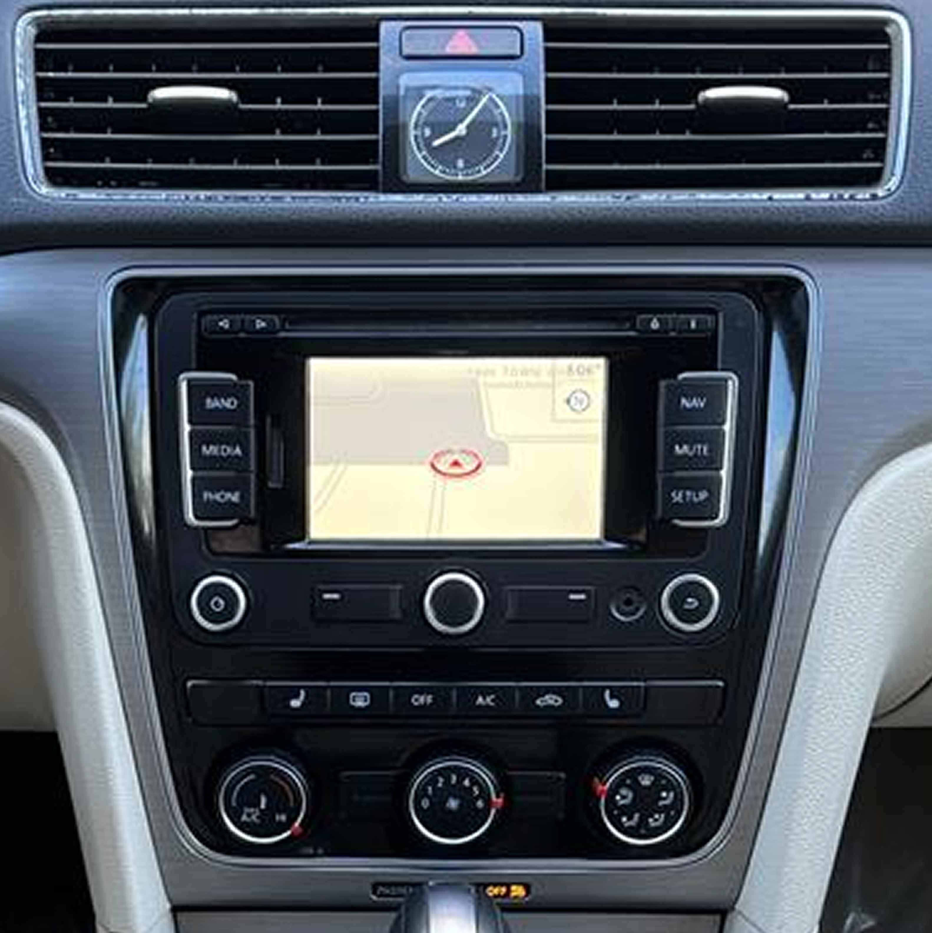 Origineel scherm zonder CarPlay in een Volkswagen