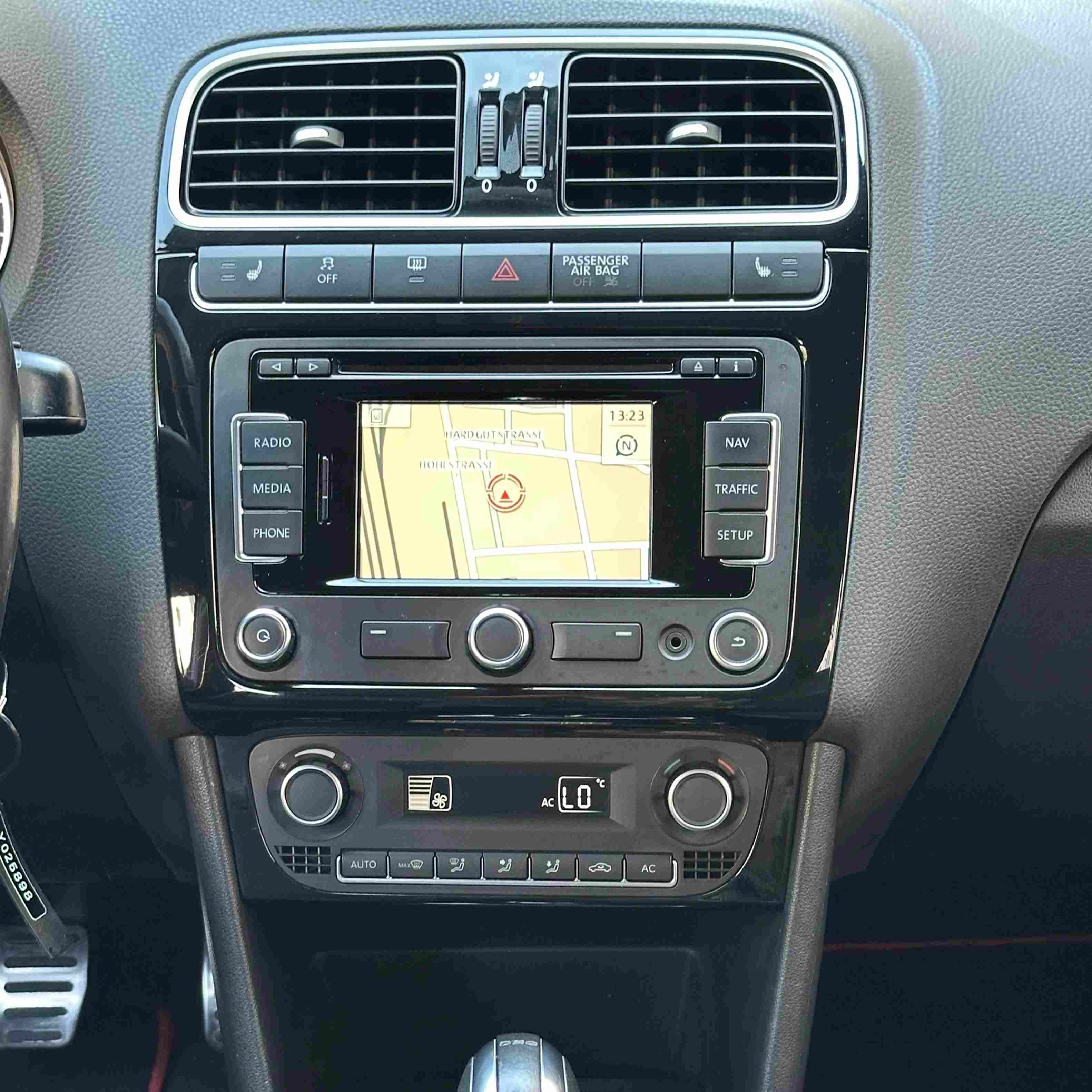 Origineel scherm zonder CarPlay in een Volkswagen