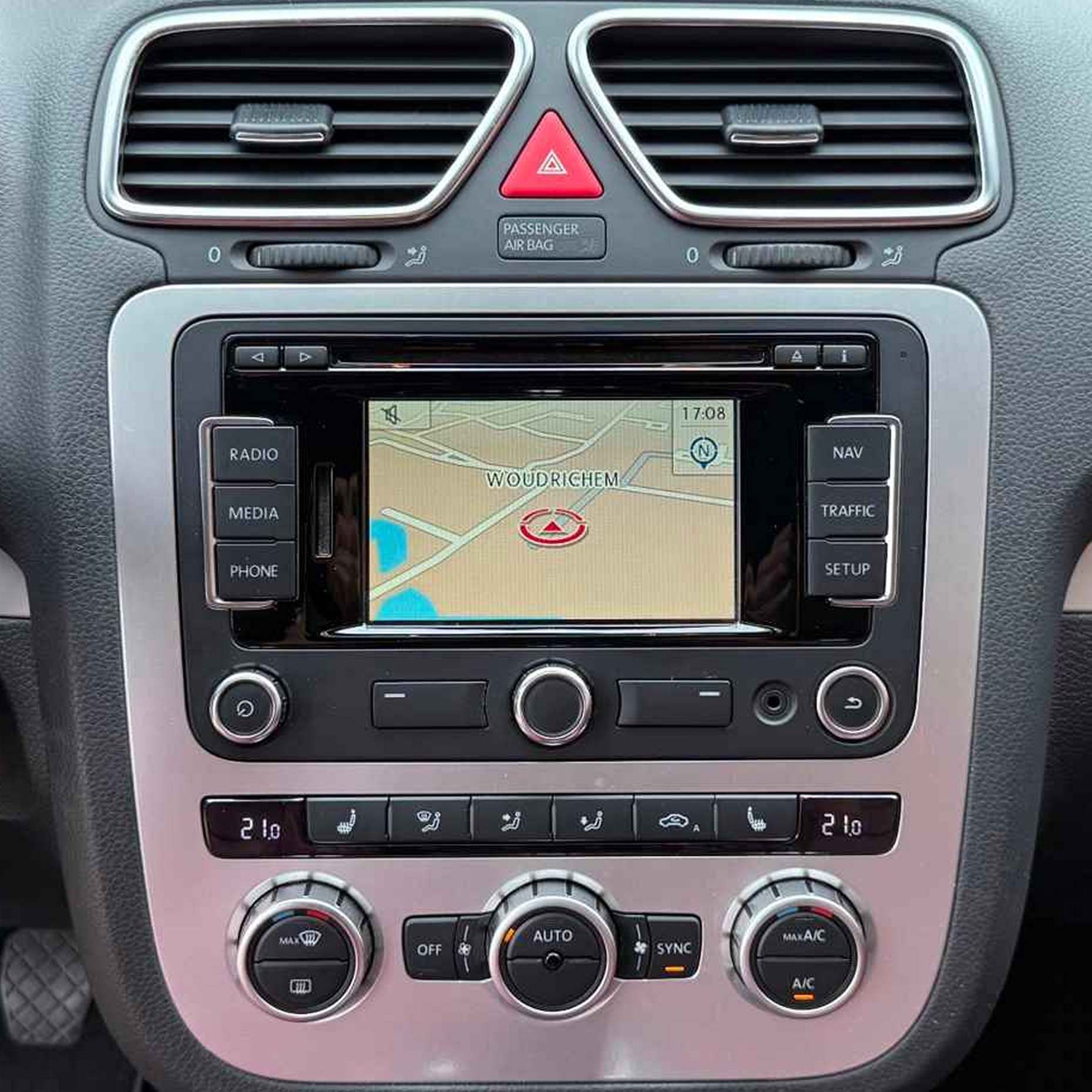 Origineel scherm zonder CarPlay in een Volkswagen